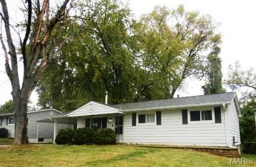 3318 Hannibal Dr, Saint Charles, MO, 63301-4450 | Card Image