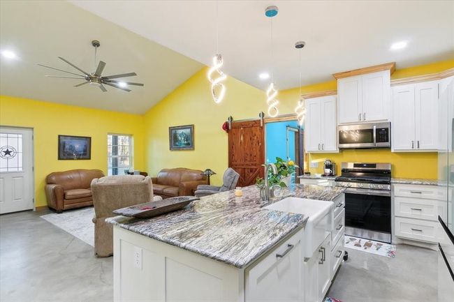 13052 Fm 1818, House other with 3 bedrooms, 2 bathrooms and null parking in Huntington TX | Image 12
