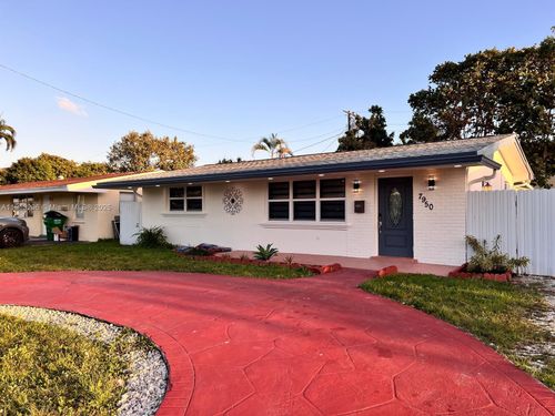 7950 Nw 10th St, Pembroke Pines, FL, 33024-5145 | Card Image