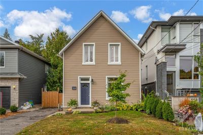 568 Hilson Ave, House other with 2 bedrooms, 1 bathrooms and 2 parking in Ottawa ON | Image 1