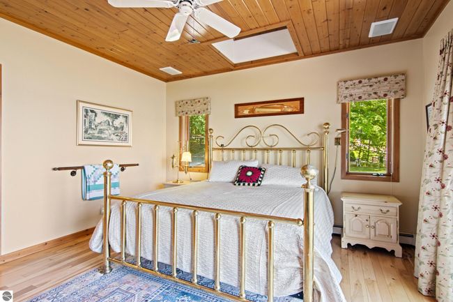 3485 N West Torch Lake Dr, House other with 5 bedrooms, 4 bathrooms and null parking in Kewadin MI | Image 34