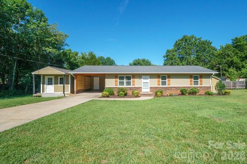 111 Lois Ct, Statesville, NC, 28625-1928 | Card Image