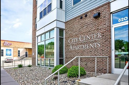 620 N Main Ave, Sioux Falls, SD, 57104-5982 | Card Image