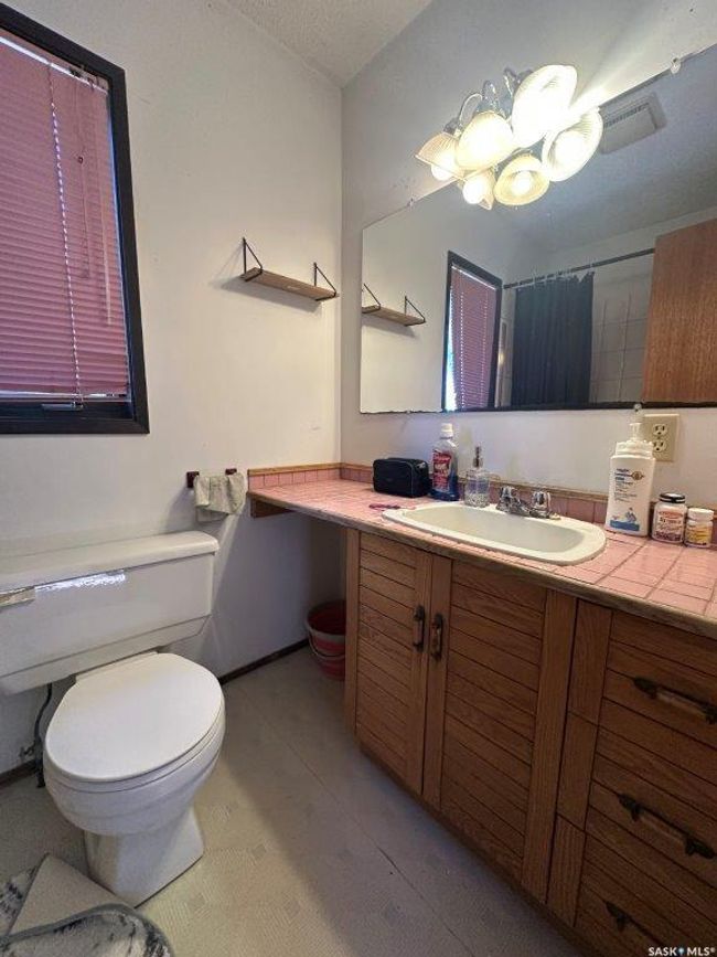 502 Busteed St, House other with 6 bedrooms, 4 bathrooms and 6 parking in Kerrobert SK | Image 25