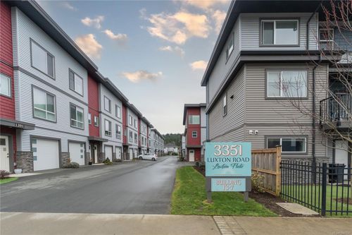 402-3351 Luxton Rd, Langford, BC, V9C0P2 | Card Image