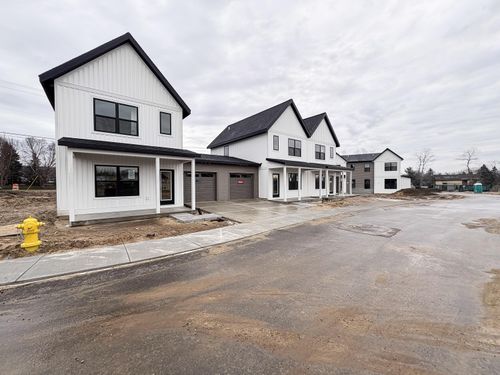 2817 Foxglove Ln Se, Kentwood, MI, 49512-3155 | Card Image