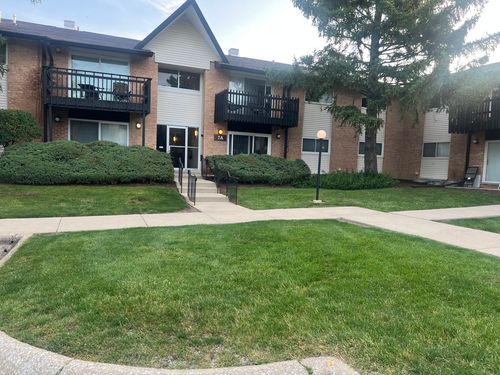 101-7A Kingery Quarter, Willowbrook, IL, 60527-6528 | Card Image