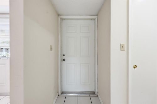 40-3300 Ne 10th Ter, Pompano Beach, FL, 33064-5203 | Card Image
