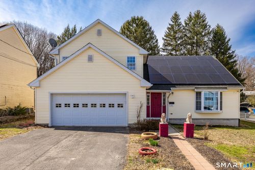 147 Eastern Ave, Waterbury, CT, 06708-1065 | Card Image