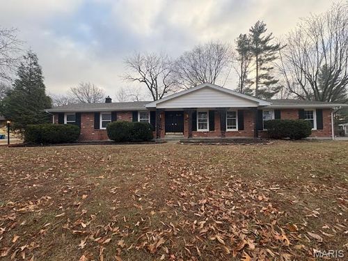 487 Runnymede Dr, Creve Coeur, MO, 63141-7514 | Card Image