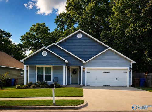105 Morrow St Se, Hartselle, AL, 35640-1640 | Card Image
