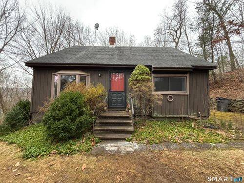 26 Village Cir, Naugatuck, CT, 06770-4851 | Card Image
