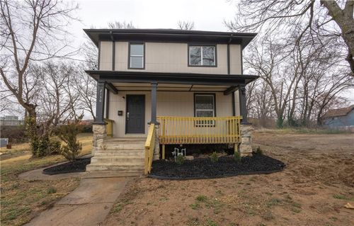 2130 E 24th St, Kansas City, MO, 64127-3713 | Card Image