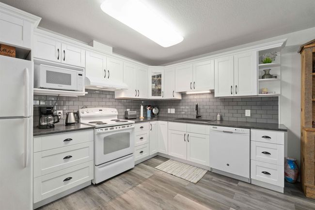 18 - 18960 Advent Rd, Townhouse with 2 bedrooms, 2 bathrooms and 2 parking in Pitt Meadows BC | Image 4