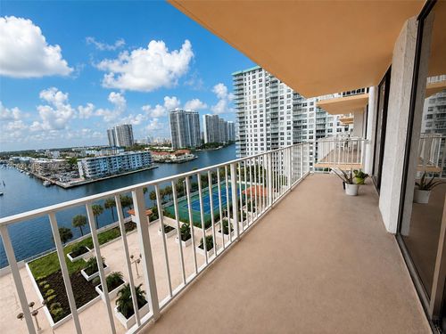 1005-290 174th St, Sunny Isles Beach, FL, 33160-3200 | Card Image