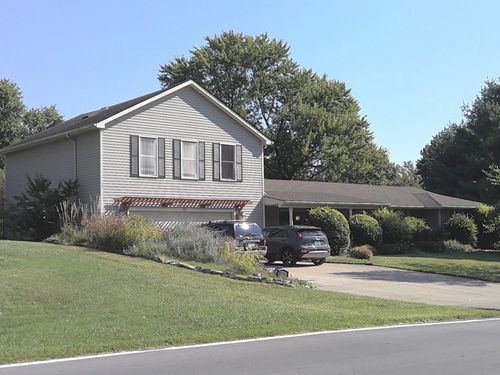 3028 Arrowhead Dr, Lexington, KY, 40503-2700 | Card Image