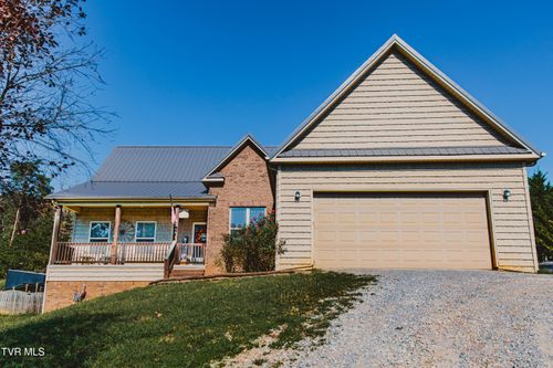 948 Chestnut Grove Rd, Dandridge, TN, 37725-4207 | Card Image