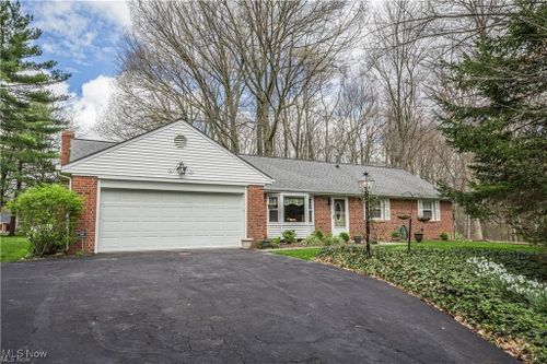 223 Cranberry Trail, Sagamore Hills, OH, 44067 | Card Image