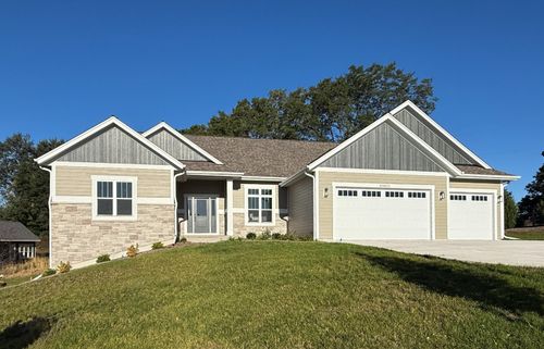 W254N5593 Crescent Hill Dr, Sussex, WI, 53089-1296 | Card Image