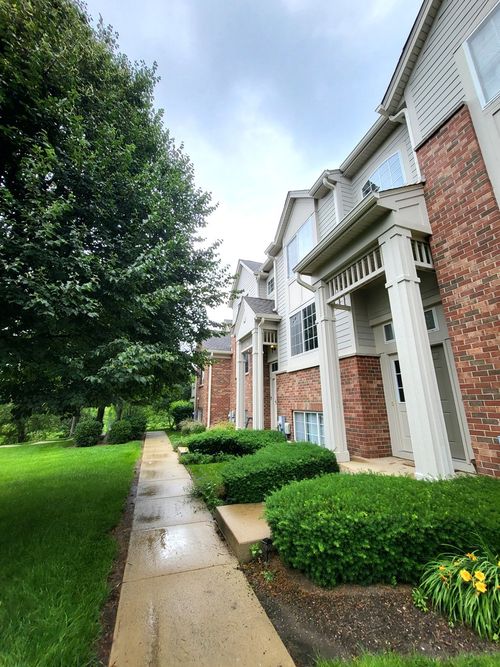 3348 Cameron Dr, Elgin, IL, 60124-8025 | Card Image