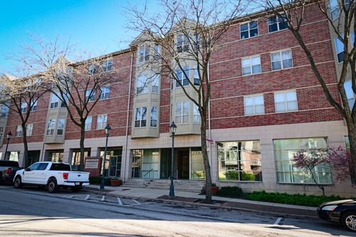 304-57 E Hattendorf Ave, Roselle, IL, 60172-1570 | Card Image
