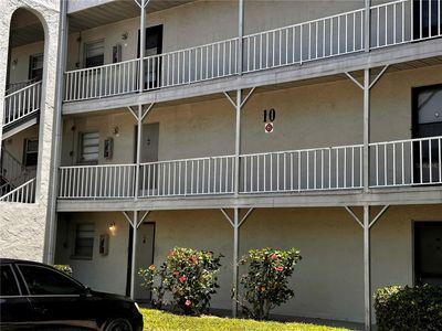 1031 - 2625 State Road 590, Condo with 2 bedrooms, 1 bathrooms and null parking in Clearwater FL | Image 2