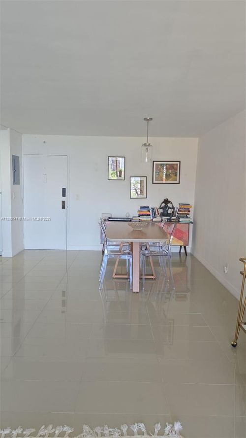 apt-8j-200 Se 15th Rd, Miami, FL, 33129-1203 | Card Image