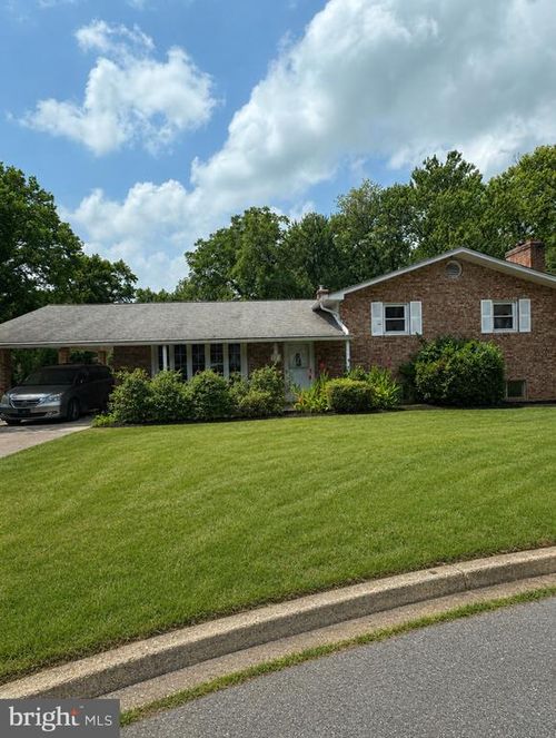 6003 Joyce Dr, TEMPLE HILLS, MD, 20748-2324 | Card Image