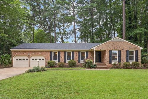 102 Carolyn Cres, Seaford, VA, 23696-2321 | Card Image