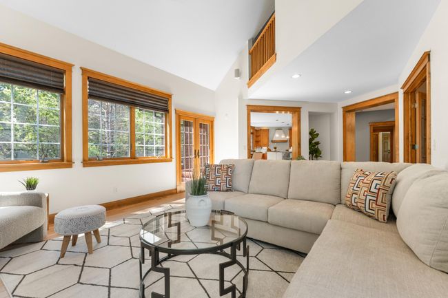 Living Room | Image 14