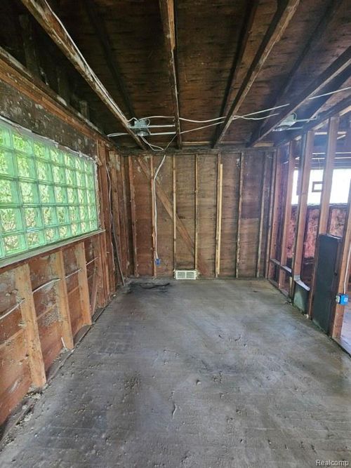 4384 Algonquin St, Detroit, MI, 48215-2206 | Card Image