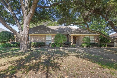 2412 Crestview Dr, Mckinney, TX, 75071-2848 | Card Image