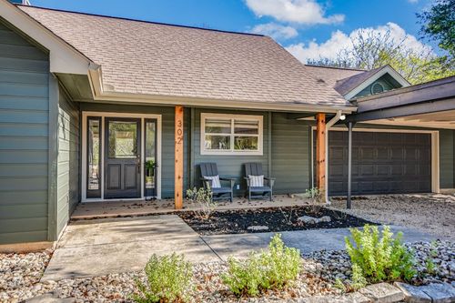 302 Valley Dr, Wimberley, TX, 78676-5219 | Card Image