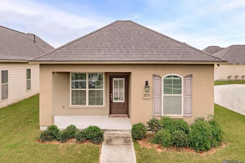7636 W Pelican Lakes Ave, Baton Rouge, LA, 70820-5322 | Card Image