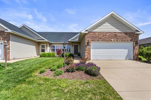 1704 Timber Wolf Ln, Mahomet, IL, 61853-6063 | Card Image