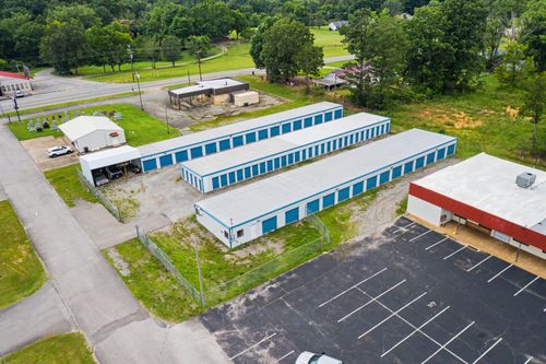 105 Progress Center Plz, Centerville, TN, 37033-1047 | Card Image
