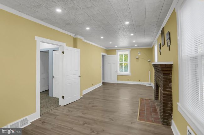 511 E Main St, House other with 5 bedrooms, 2 bathrooms and null parking in MIDDLEBURG PA | Image 19
