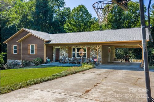 3399 Harvard Pl, Hudson, NC, 28638-9227 | Card Image