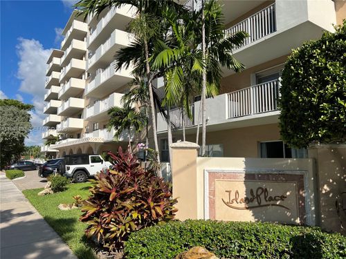 apt-4p-1455 N Treasure Dr, North Bay Village, FL, 33141-4102 | Card Image