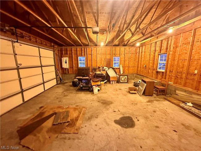 View of garage | Image 18