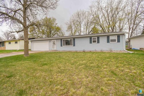 217 N Needles Dr Drive, Brandon, SD, 57005 | Card Image