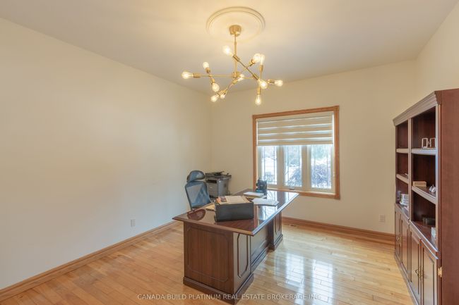 150 Seymour Cres, House other with 7 bedrooms, 4 bathrooms and 4 parking in Windsor ON | Image 5