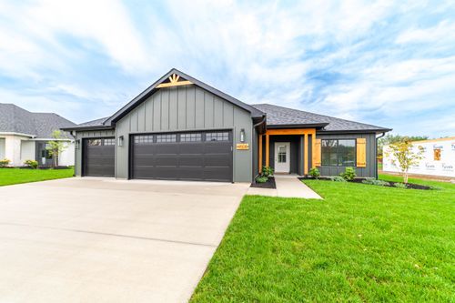 4508 Royal County Rd, COLUMBIA, MO, 65201-8432 | Card Image