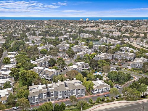 206-8206 Bridgepoint Dr, Huntington Beach, CA, 92646-4450 | Card Image