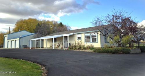 2490 Thompson Rd, Cowiche, WA, 98923-9709 | Card Image