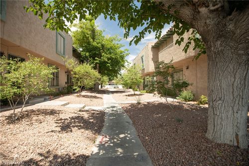 5927 Vegas Dr, Las Vegas, NV, 89108-2422 | Card Image