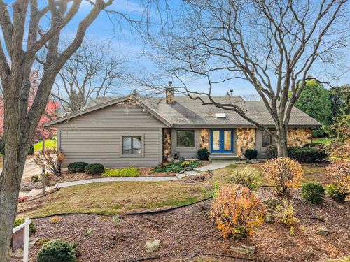 6341 Briarcliff Ln, Middleton, WI, 53562-3832 | Card Image