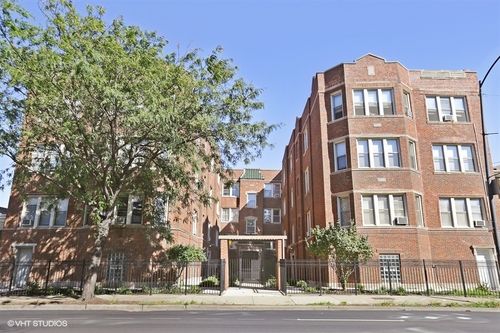 3a-2452 W Addison St, Chicago, IL, 60618-5920 | Card Image