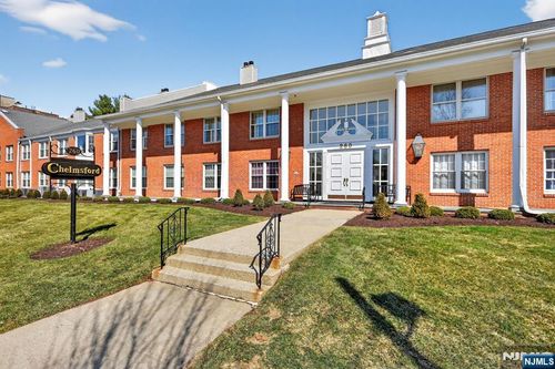 260 Prospect St, Westfield, NJ, 07090-4058 | Card Image