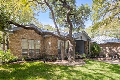 300 Delaware Springs Boulevard, House other with 3 bedrooms, 2 bathrooms and 4 parking in Burnet TX | Image 2